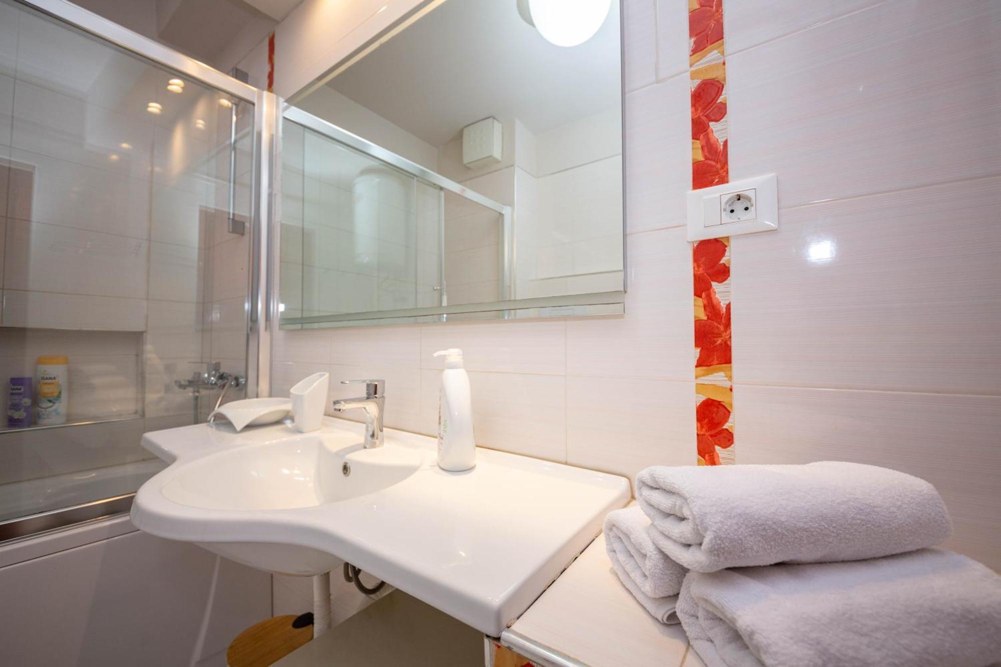 Appartement Blloku Unique 3 *